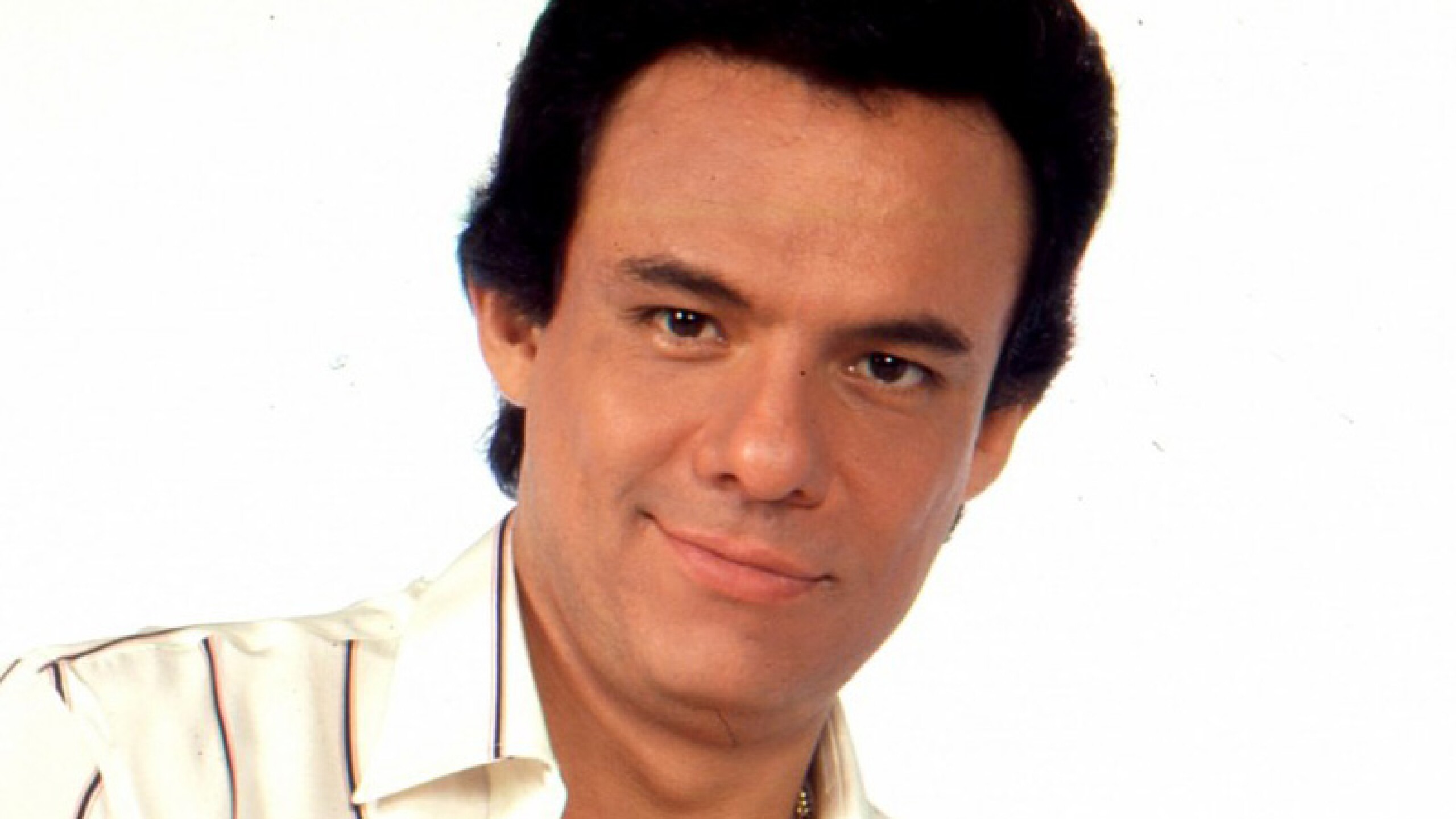 Arriba cuerpo de 'El principe de la canción'