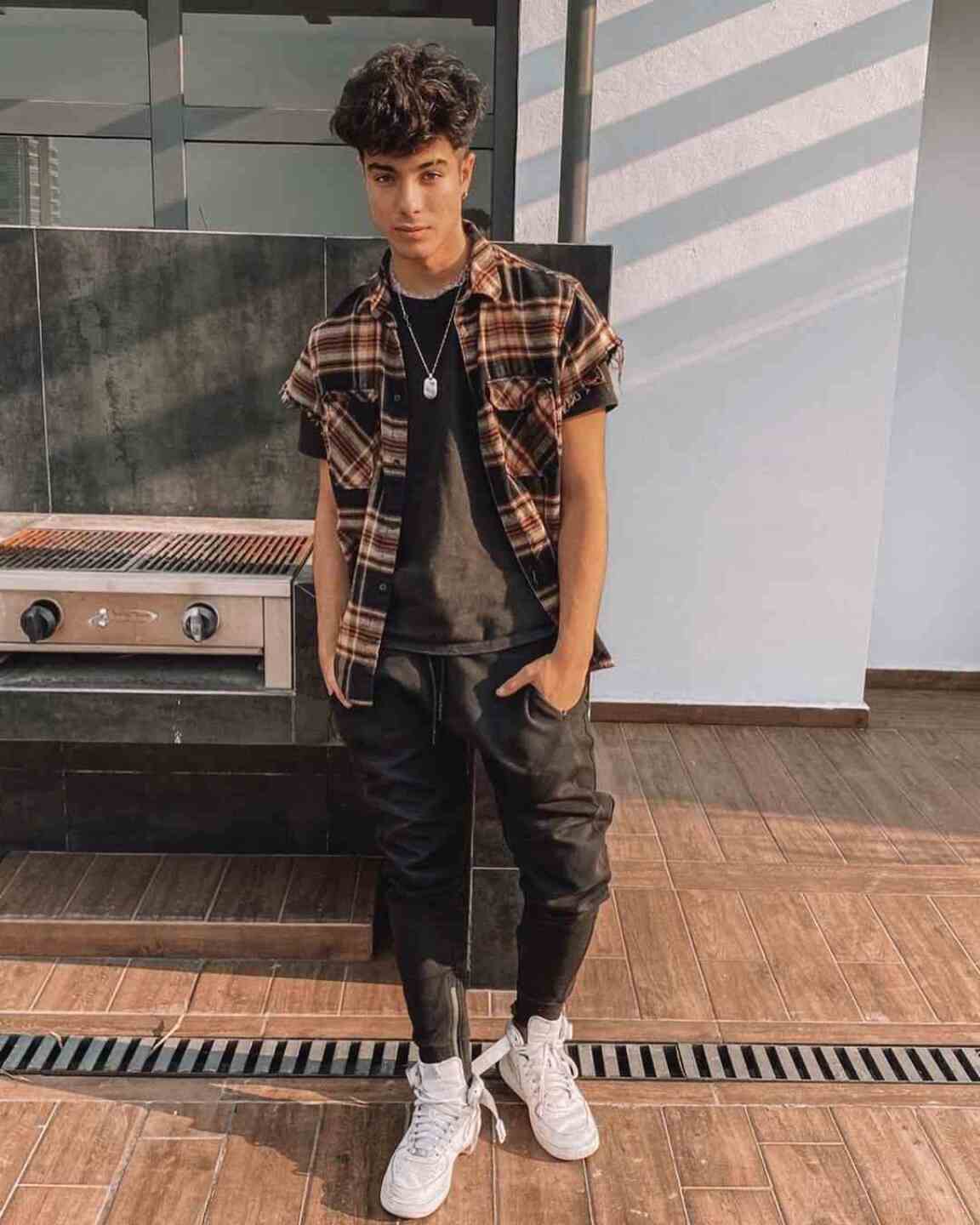 Naim Darrechi  Tiktoker Mostopap abuso sexual