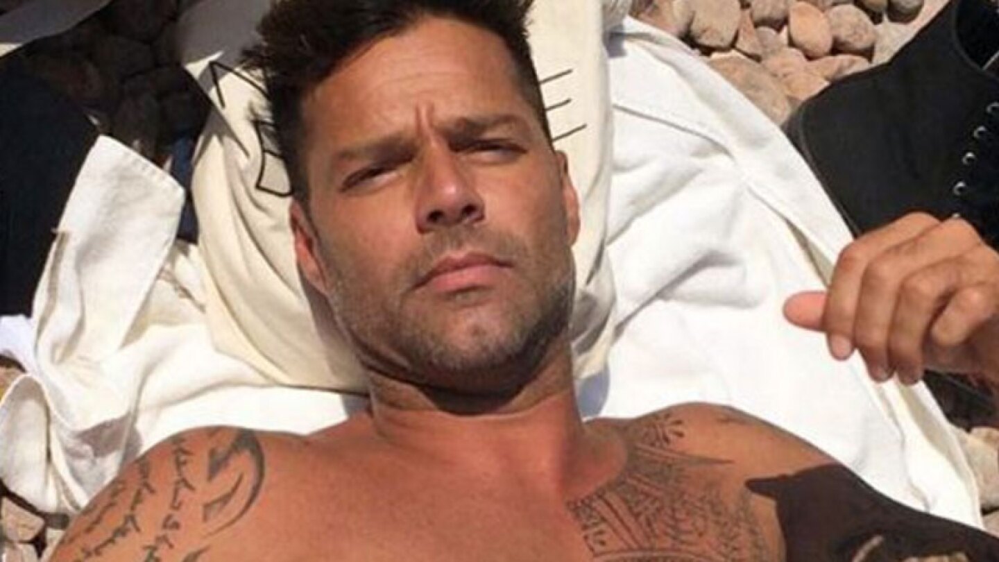 Ricky Martin excede los límites de la sensualidad.
