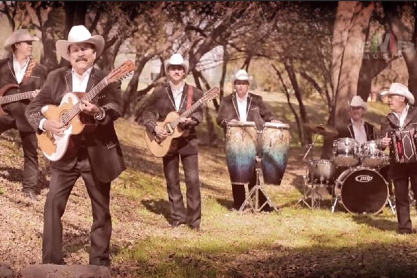 Los Cardenales de Nuevo León están promocionando su disco número 40.