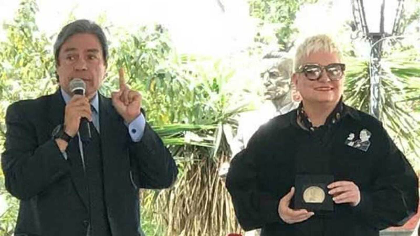 Delia González tiene la medalla AL.