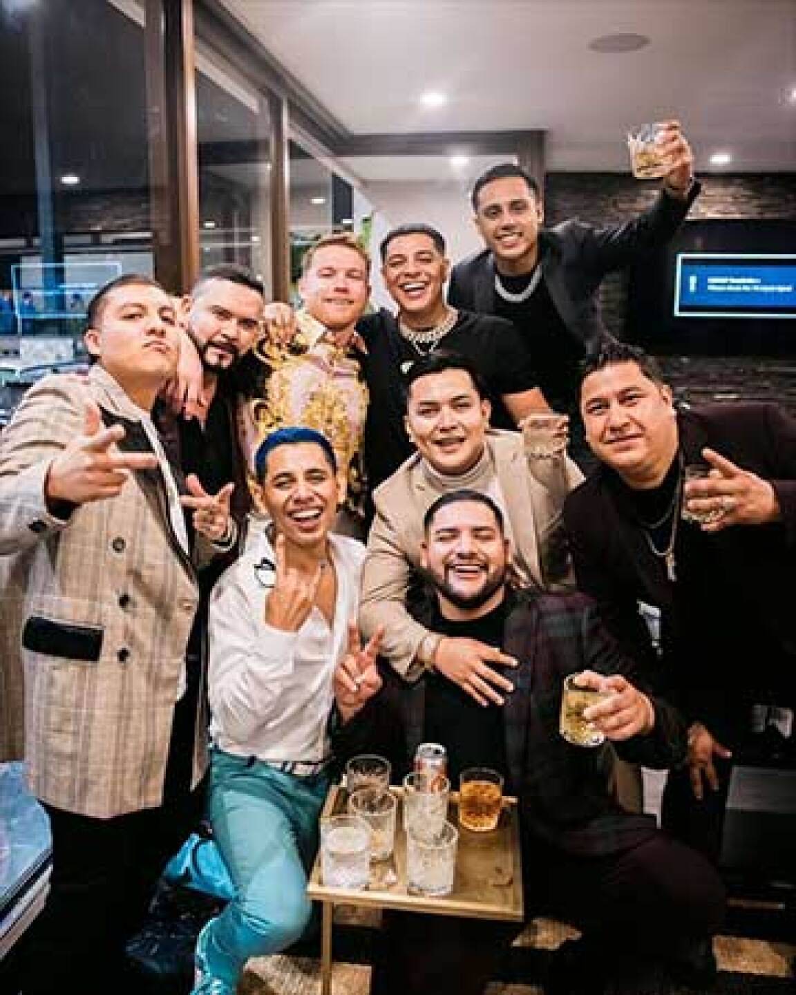 El 'arterparty' de la fiesta de XV siguió en la cava del pugilista con los amigos más cercanos