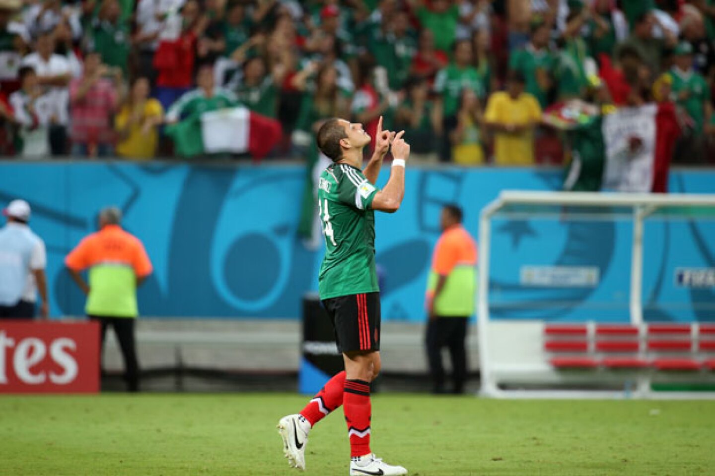 El mexicano continúa con el Manchester United.