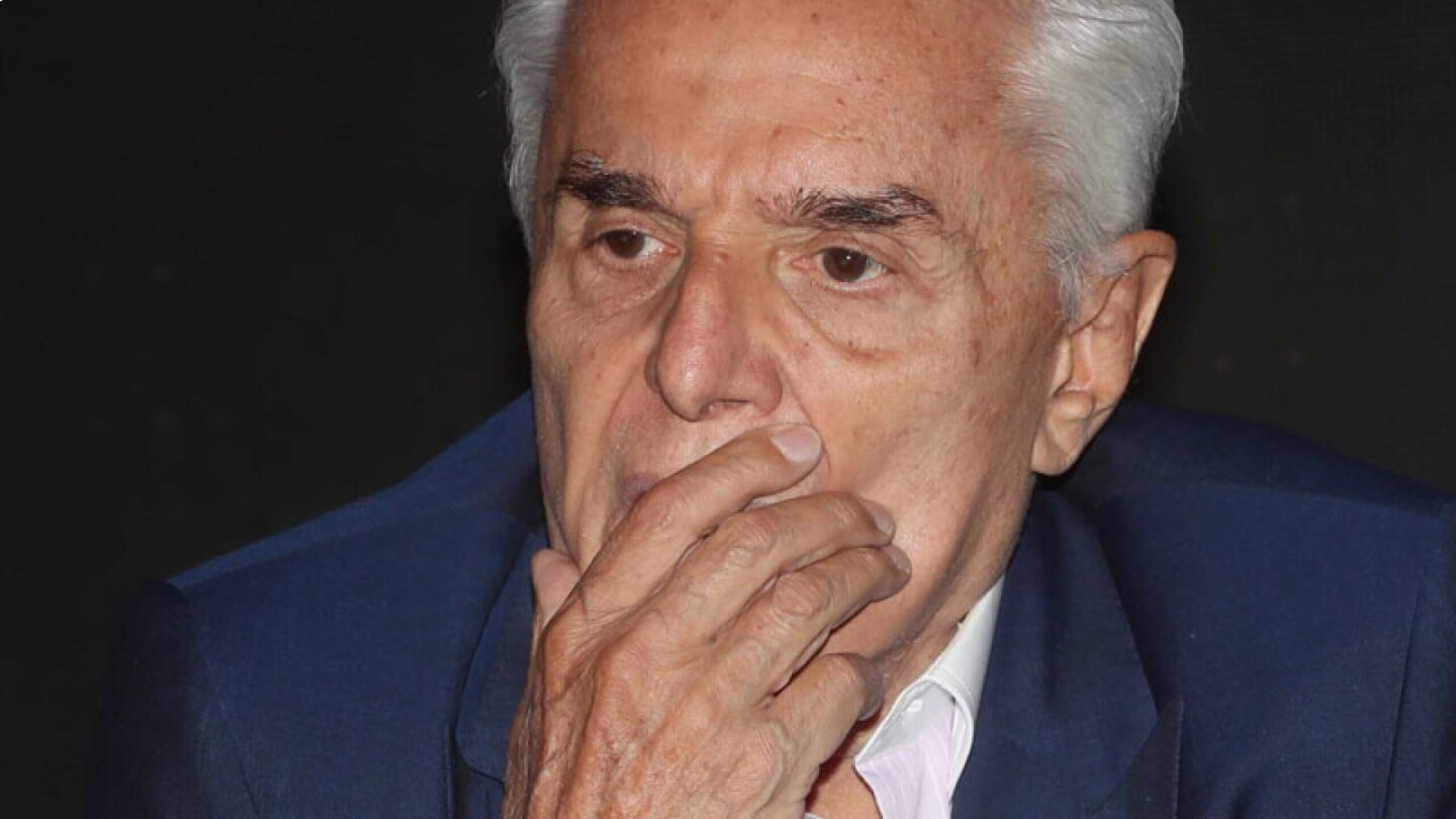 Enrique Guzmán y la polémica con Frida Sofía podría llegar a su fin.