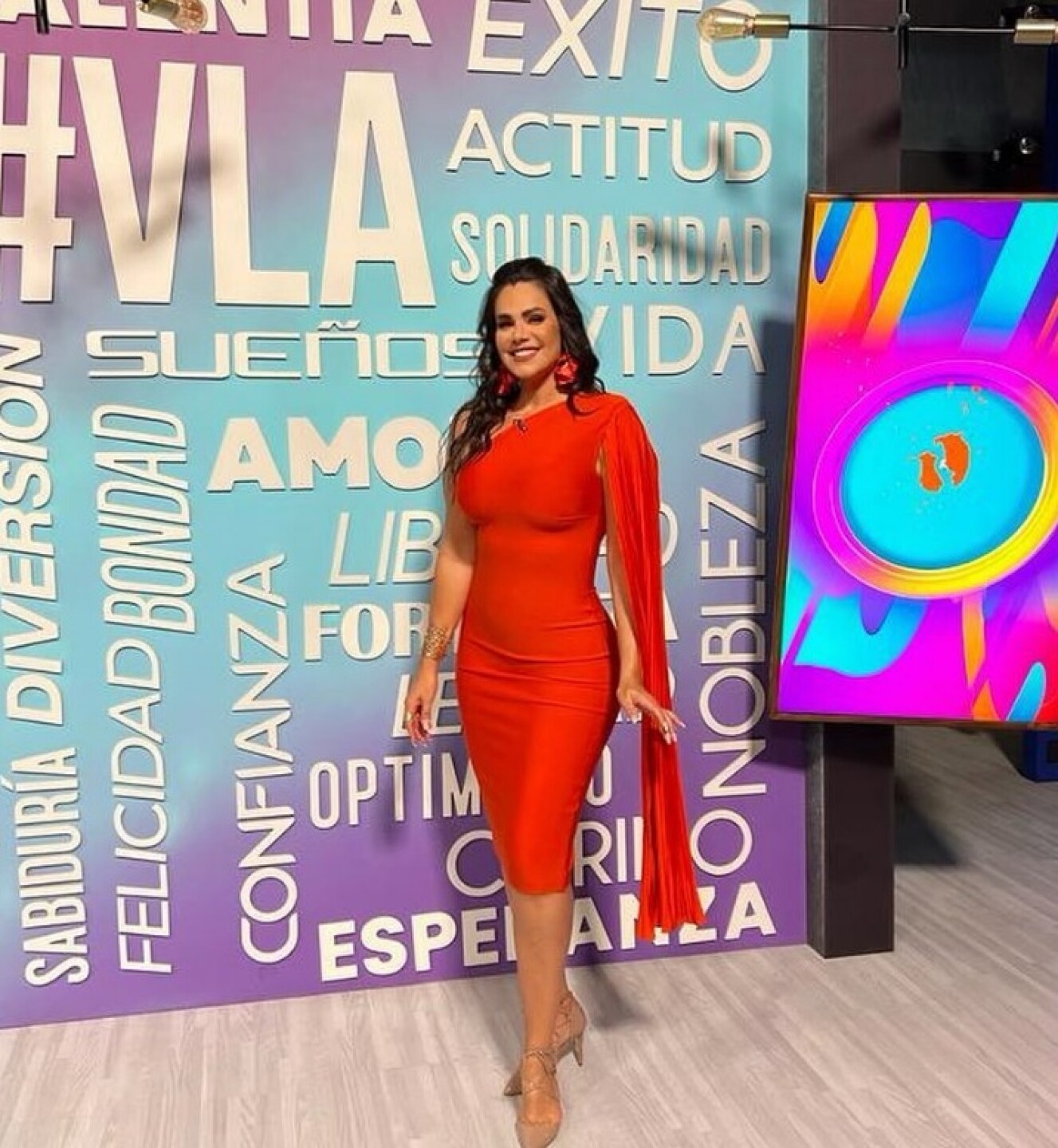 Luz Elena en Venga la Alegría junio 7
