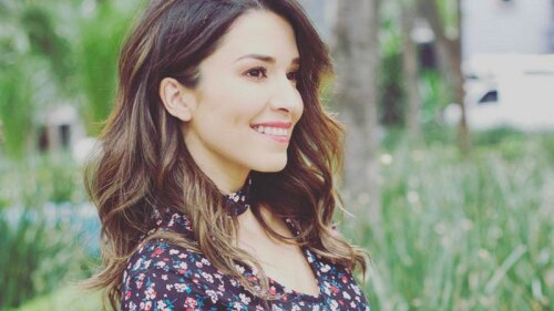 Laura G ya no lo oculta y confiesa con qué famoso fue su primer beso