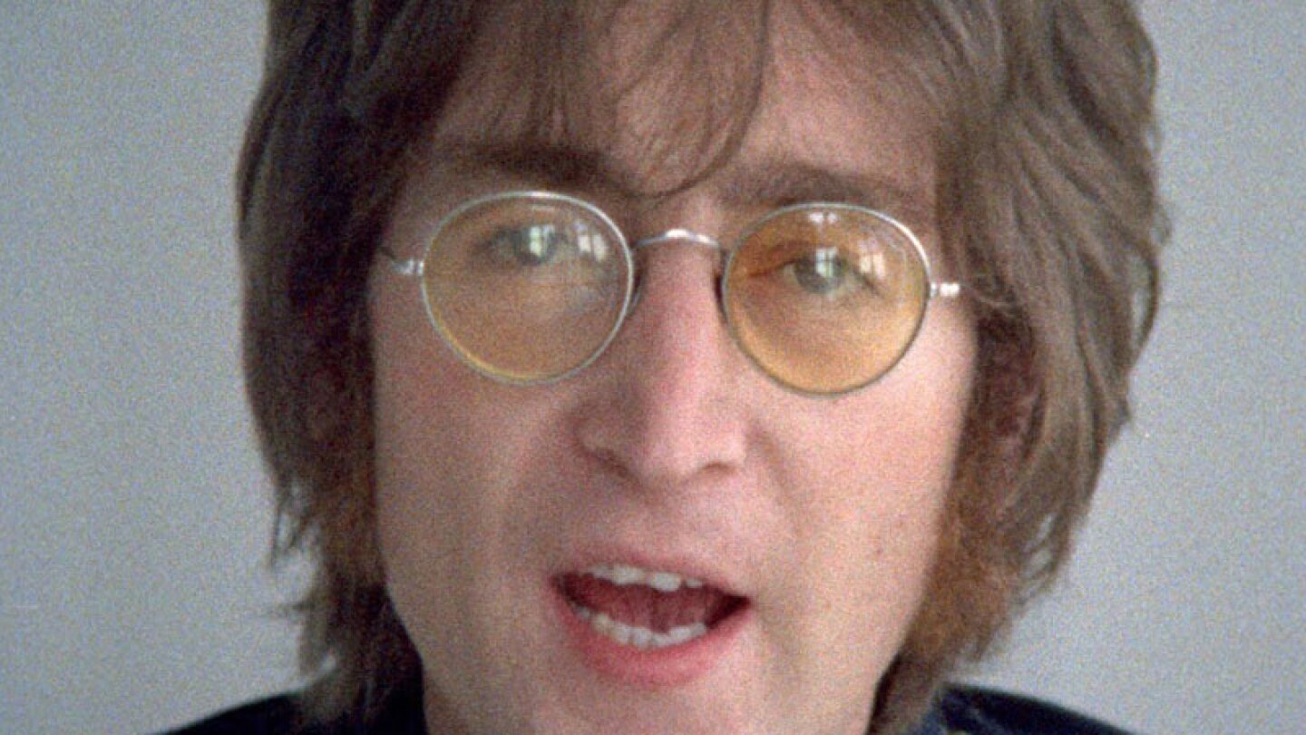 Subastan gafas de John Lennon en miles de euros 