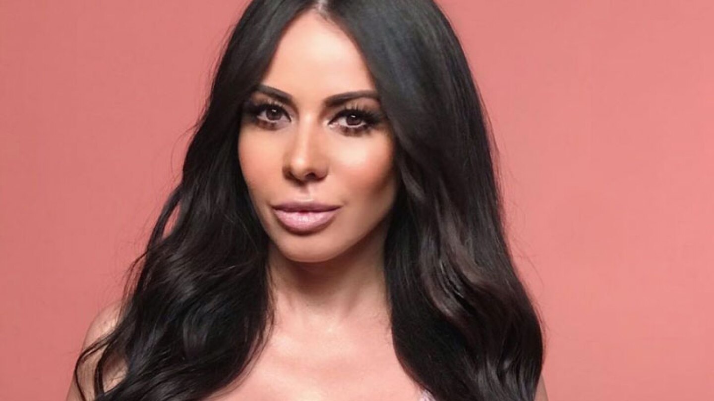 La conductora de deportes les dio 'taco de ojo' a sus fans con tremendas medidas