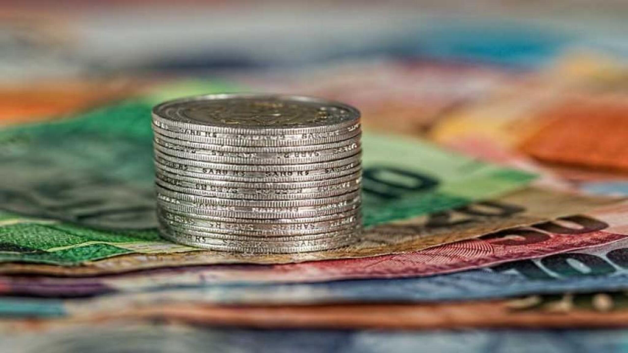 Los trabajadores tendrán derecho a un aguinaldo anual equivalente a, por lo menos, 15 días de salario.