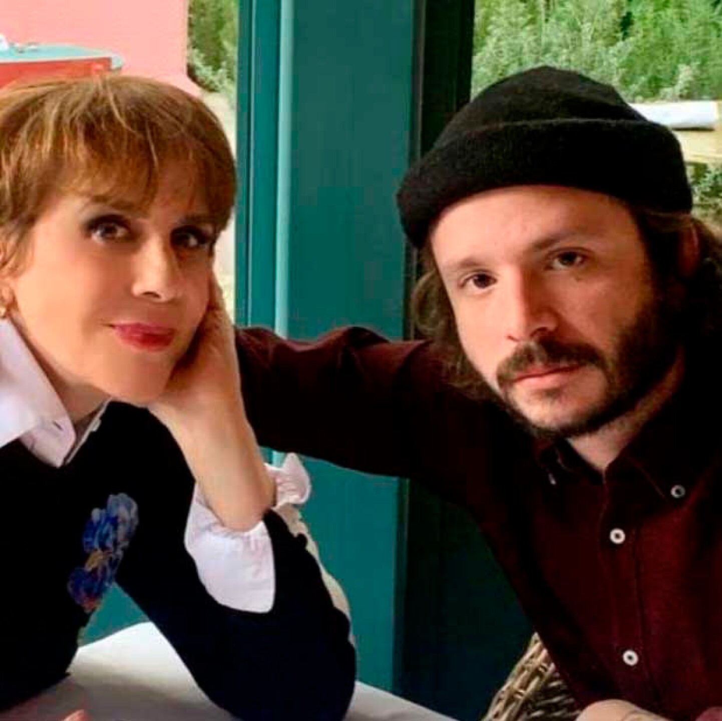 El actor y su exesposa platicaban sobre su hijo Maximiliano