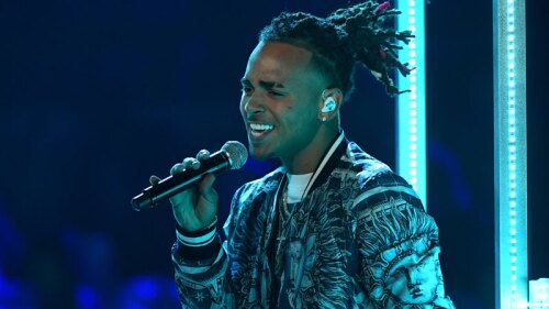 Ozuna golpeó a su guarda de seguridad con un micrófono y generó el caos