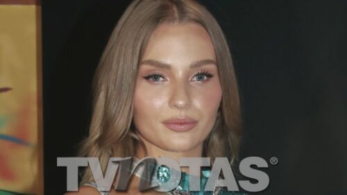 Irina Baeva, Aventurera