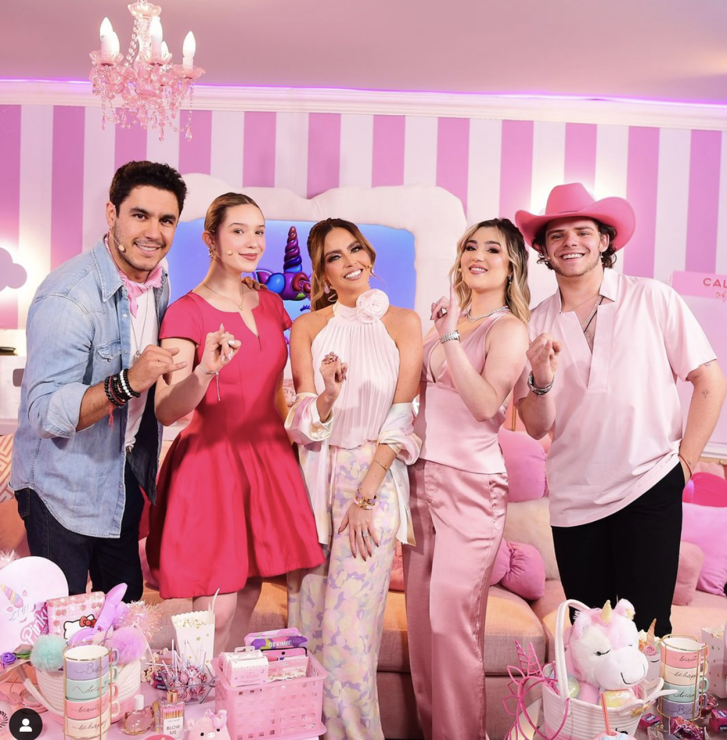 Los herederos en Pinky Promise