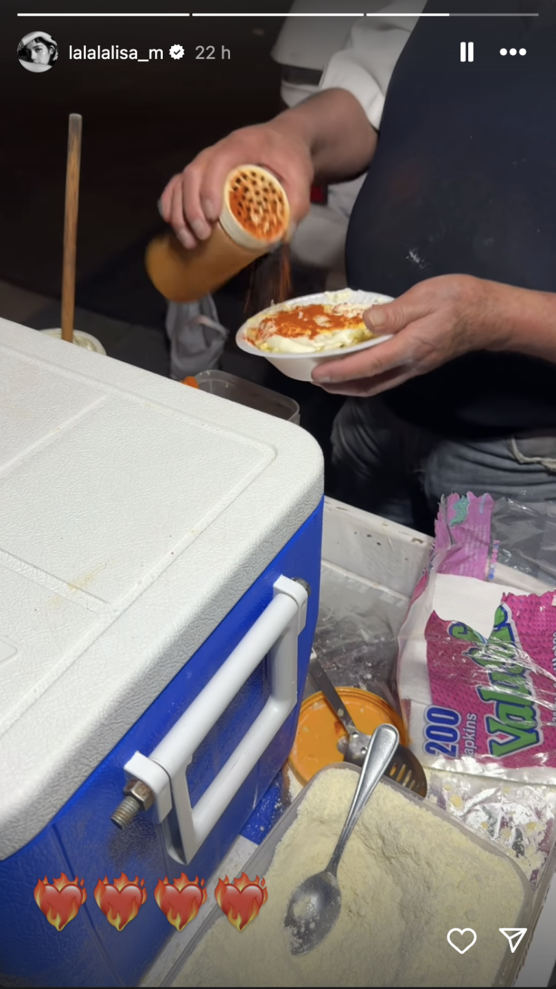 Lisa de BLACKPINK presume sus esquites