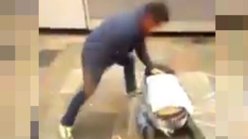 Golpean a sujeto por insultar a una conductora del metro