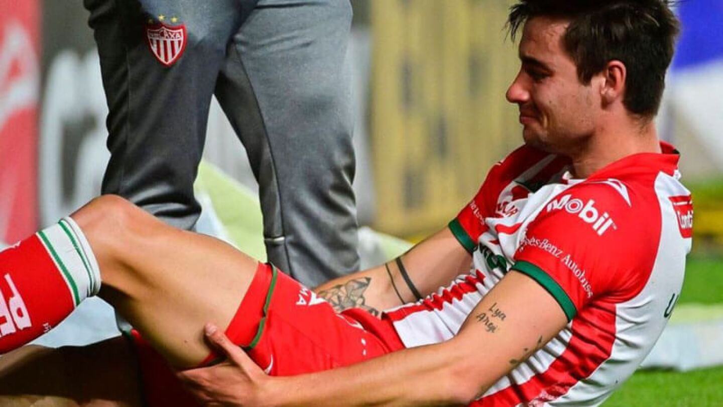 Unai Bilbao sufre aparatosa lesión en partido entre Necaxa y Atlético San Luis
