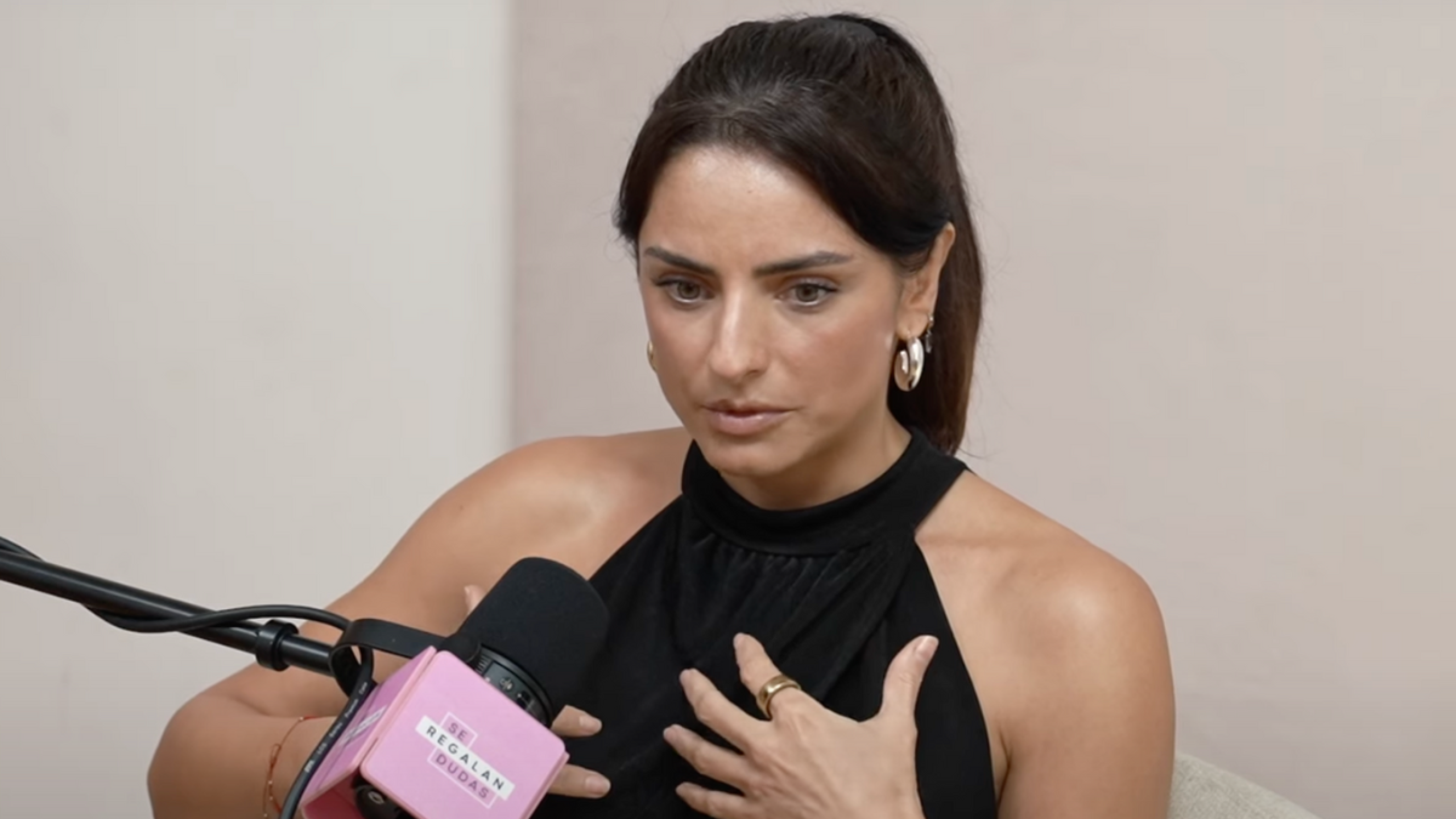 Aislinn Derbez