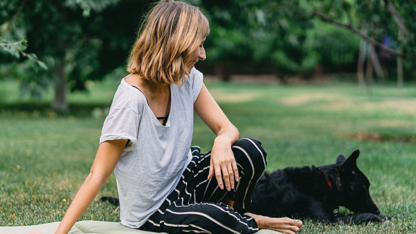 Mujer obtiene inc4pacidad laboral para cuidar a su mascota enf3rma