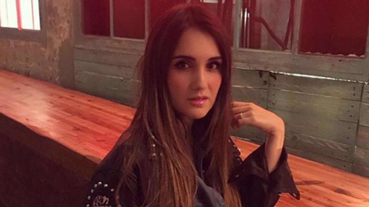 La cantante sorprendió a sus fans con tremenda pose.