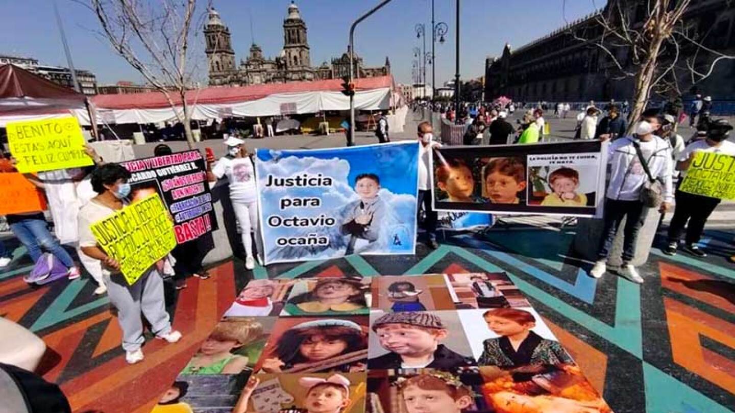 Familia de Octavio Ocaña se manifiesta