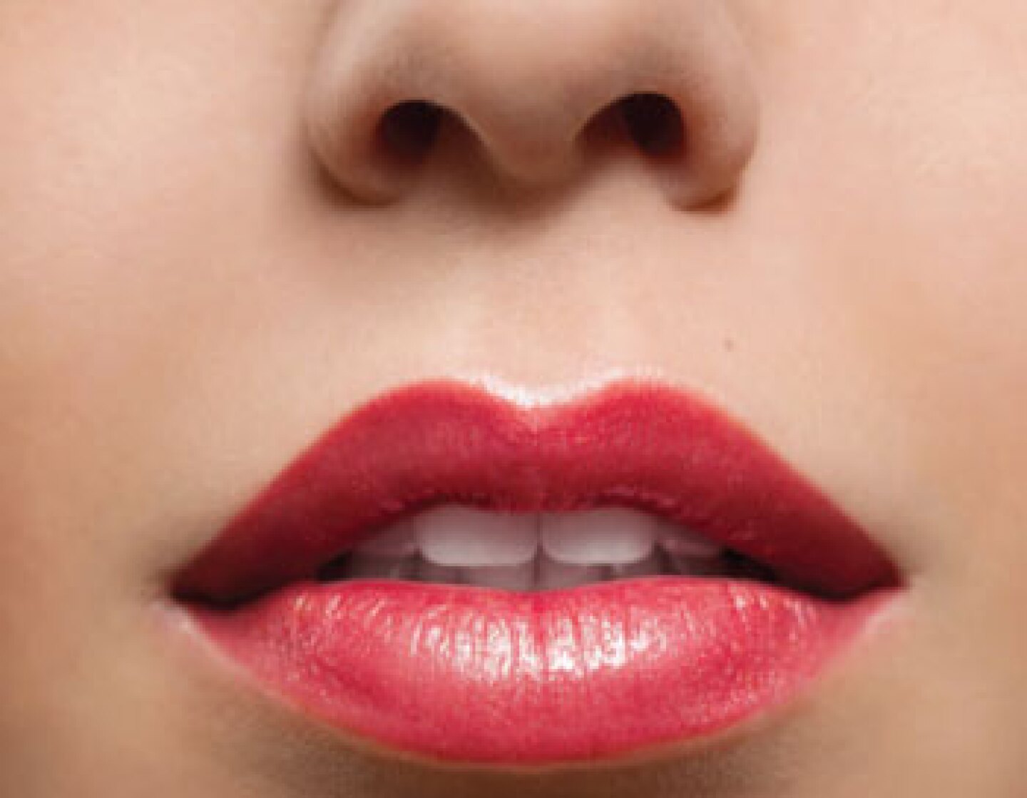 Humecta tus labios.