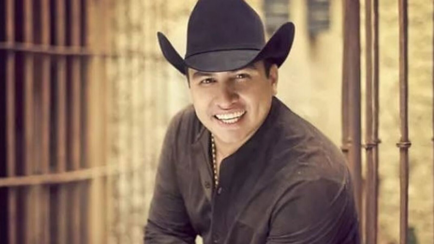 Julión Álvarez se convirtió en papá por segunda ocasión