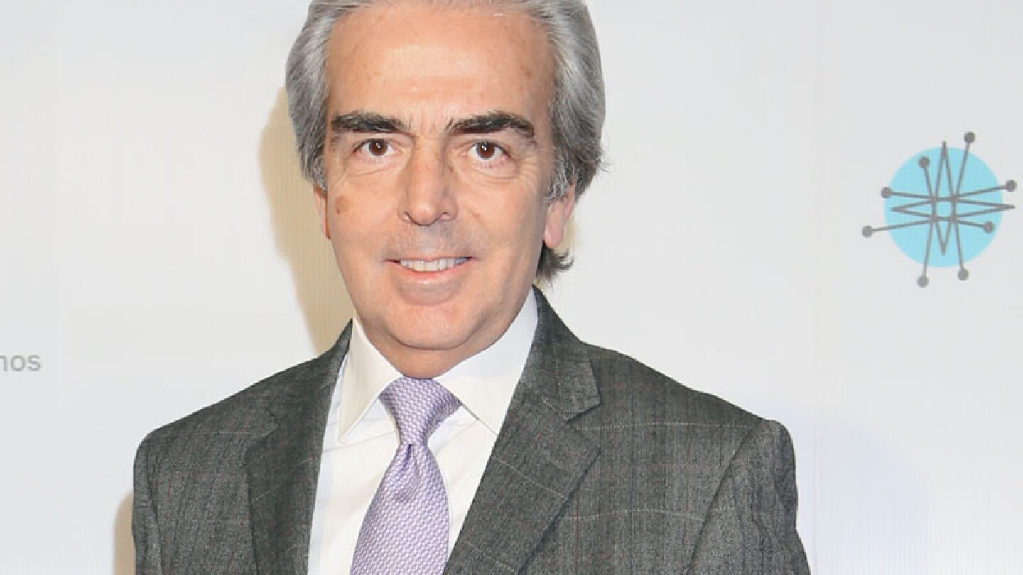 A 5 meses de la partida de Edith González, su viudo intenta rehacer su vida