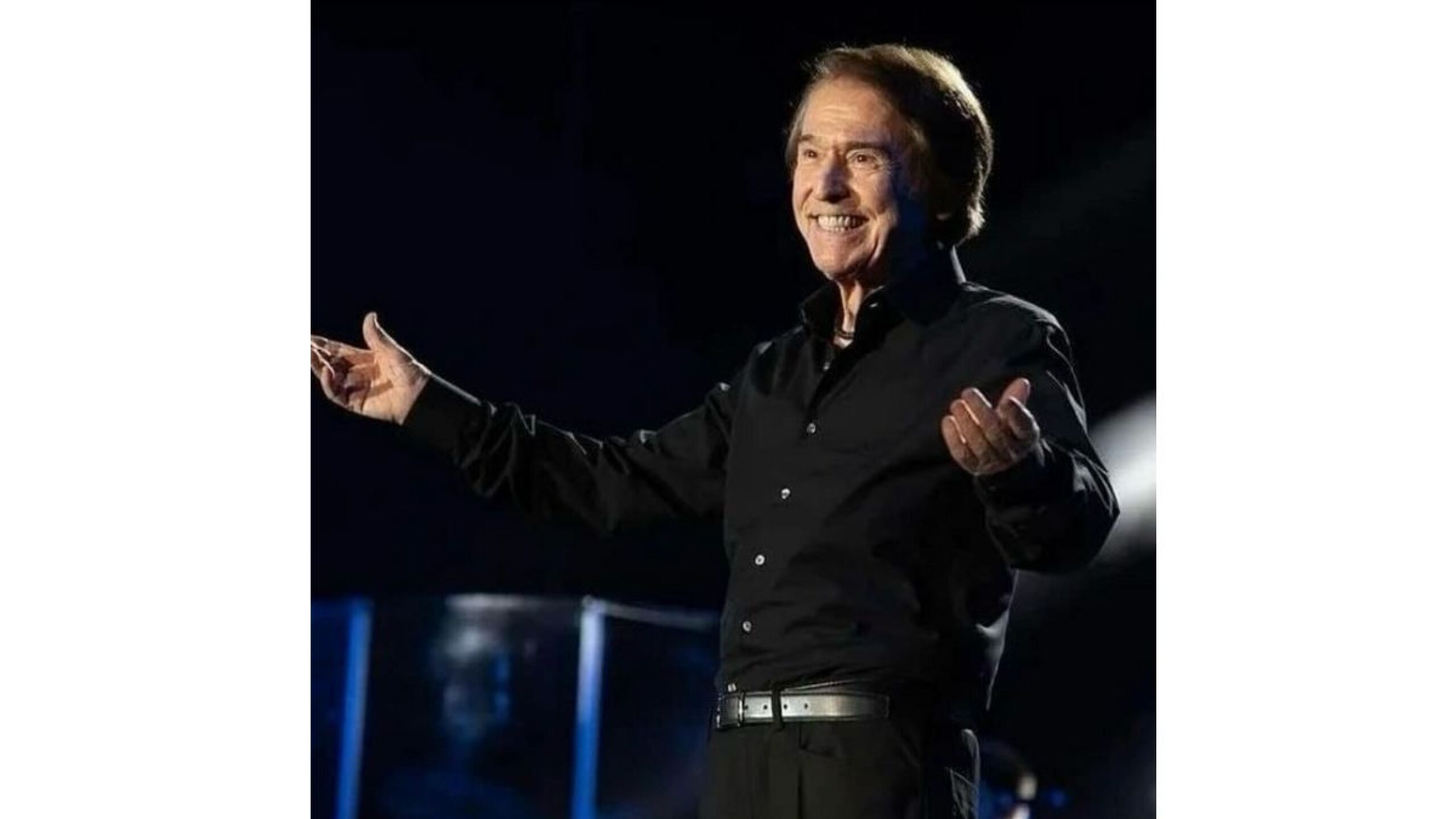 Raphael, cantante, es hospitalizado de emergencia