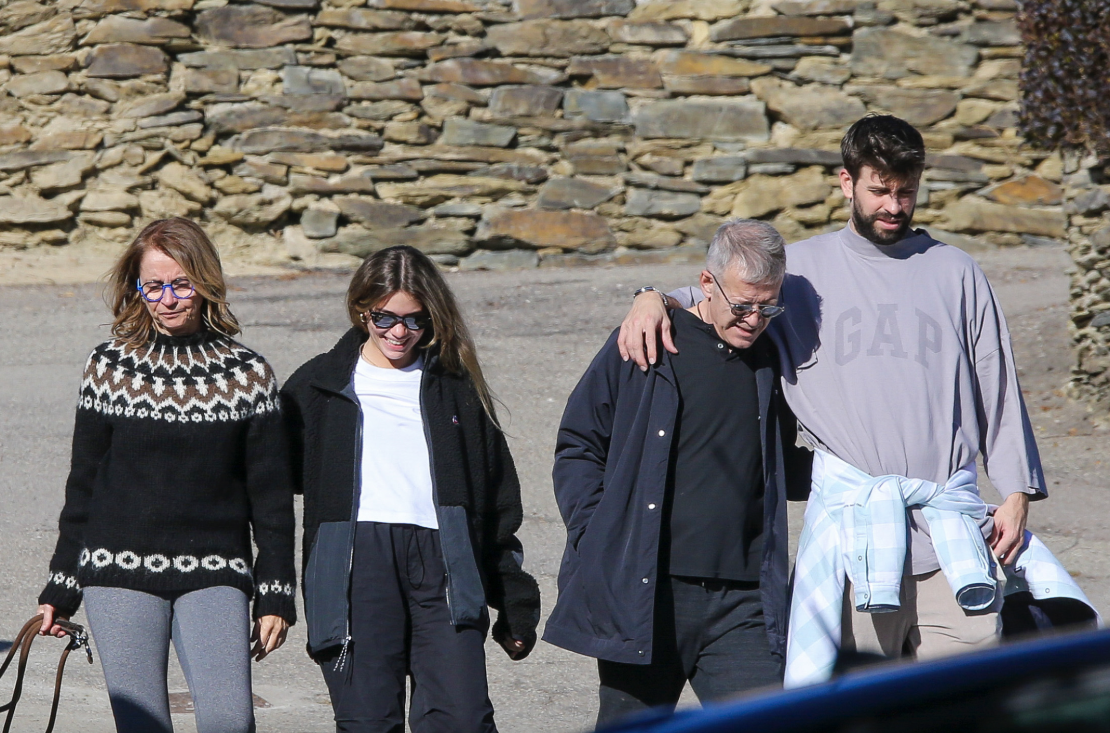 Piqué, Clara Chía en familia con los papás de Gerard
