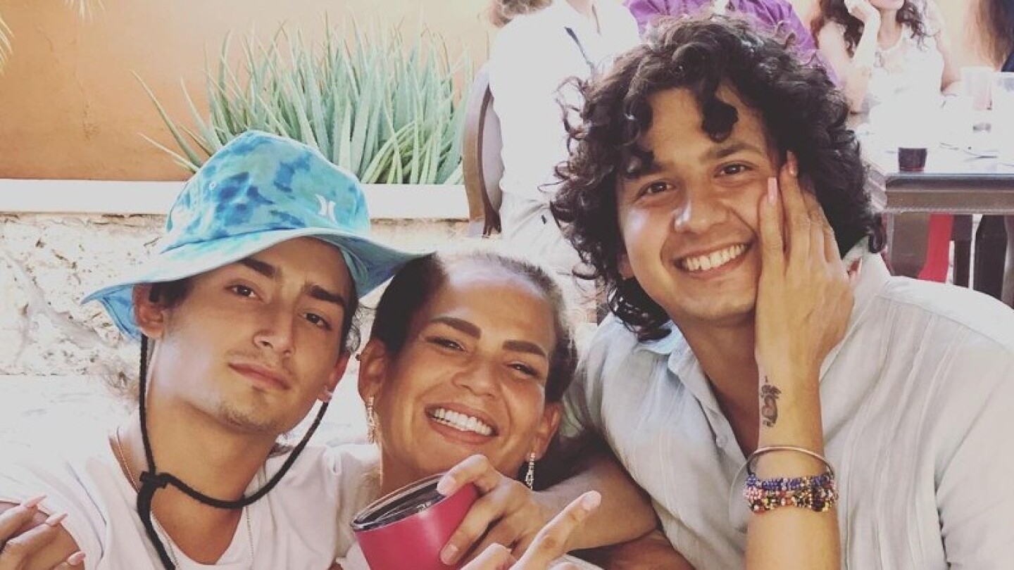 Emocionada, Niurka reacciona al compromiso de su hijo: “Los amo mucho"