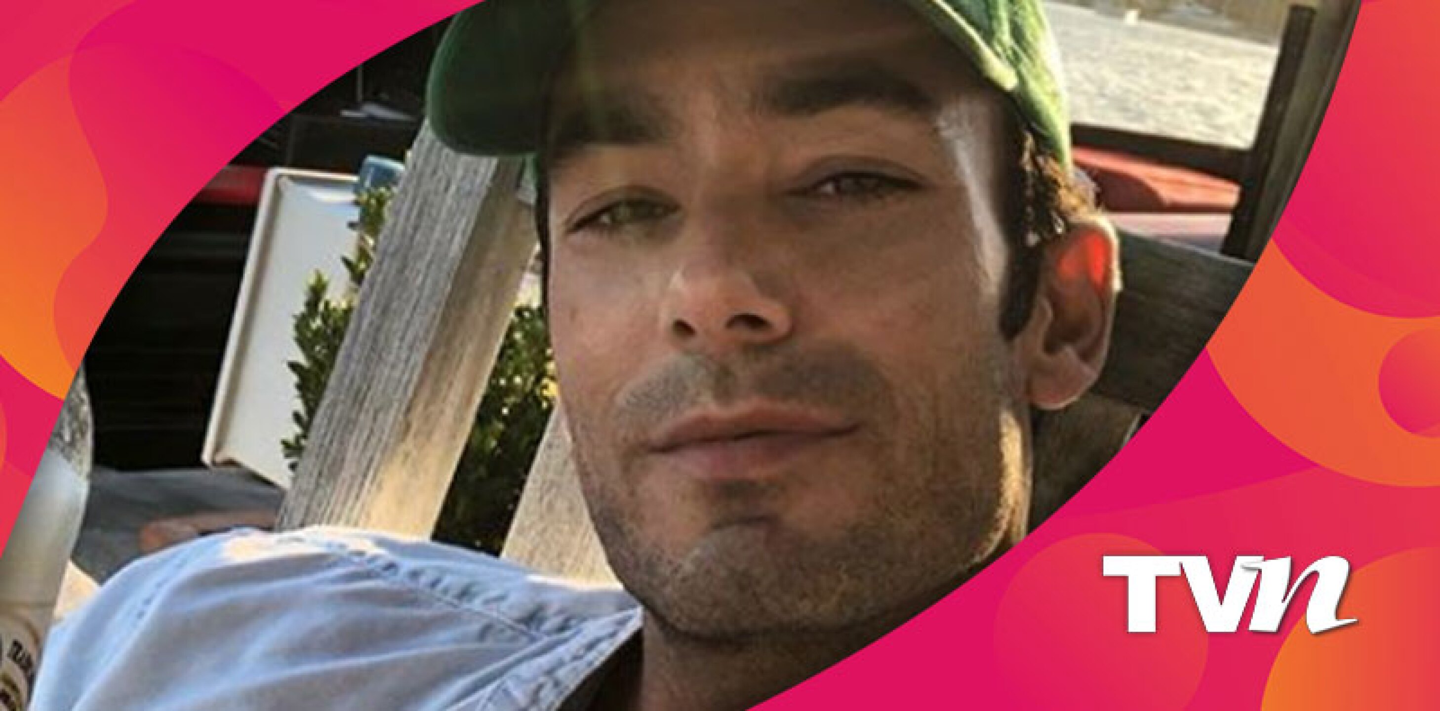 Instagram @aarondiaz