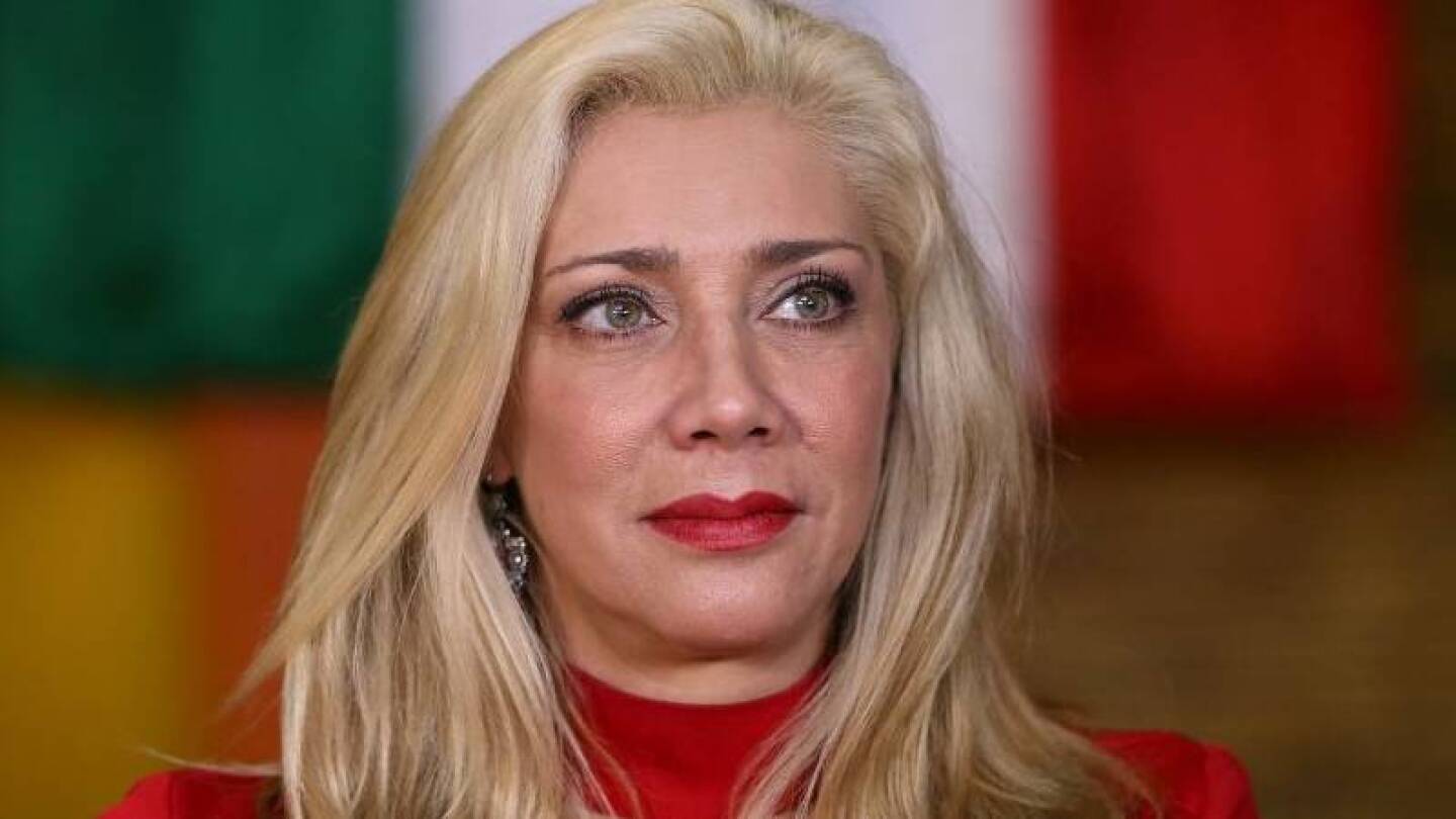 Cynthia Klitbo rompe en llanto tras separarse de su novio