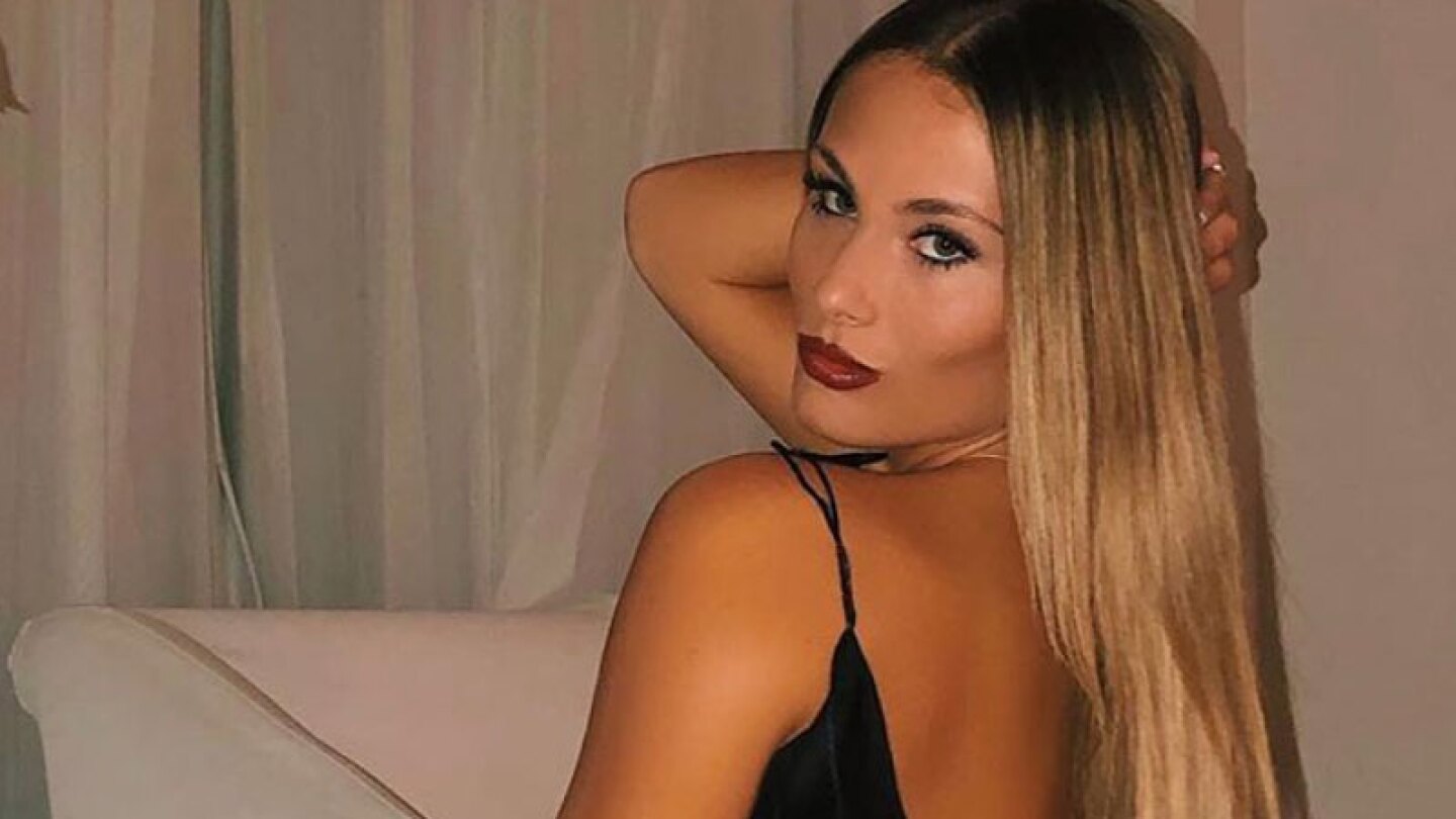 Mollie Gould posó como pocas veces y enseñó a sus fans más de lo que querían ver