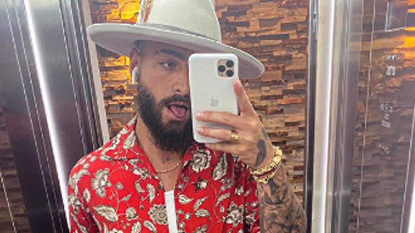 Maluma publica su número de celular