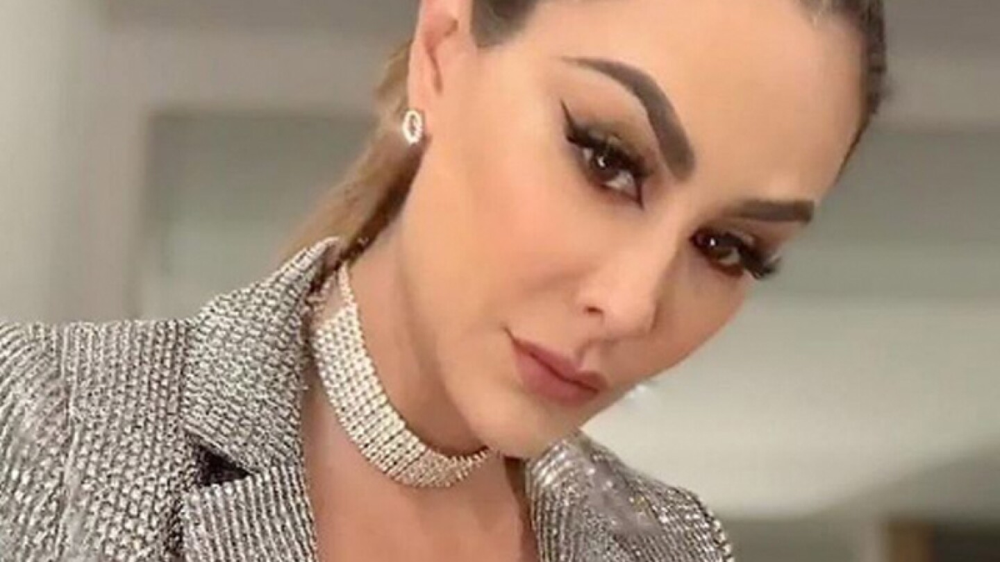 Se comen vivo a novio de Ninel Conde por esta fotografía