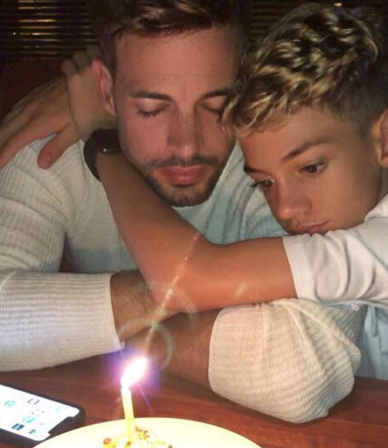 El hijo de William Levy ya tuvo una tercera cirugía de rodilla