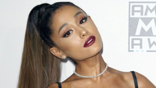 Ariana Grande dice que luego de la muerte de su ex se alcoholizó por meses.