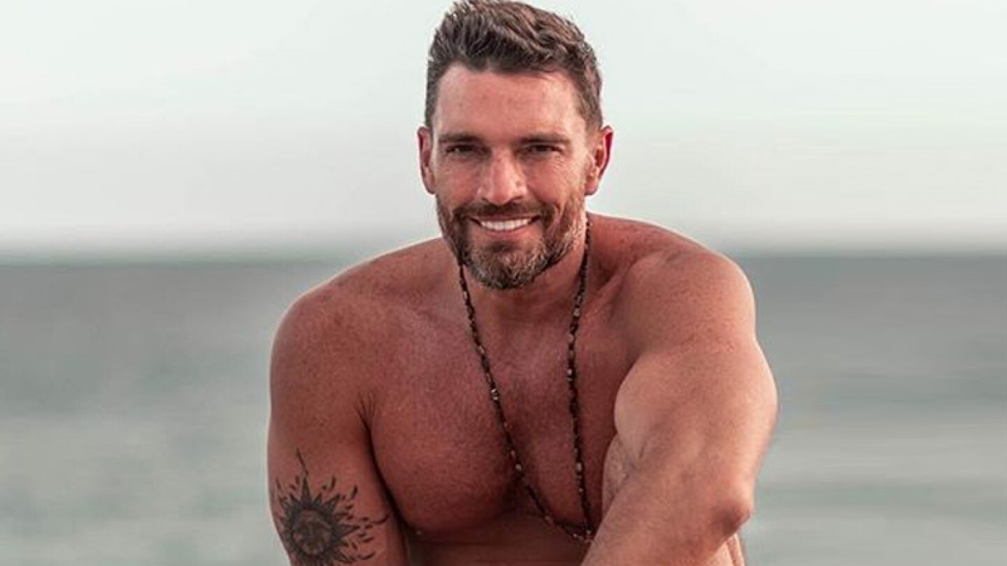 Julián Gil defiende la cultura de su país