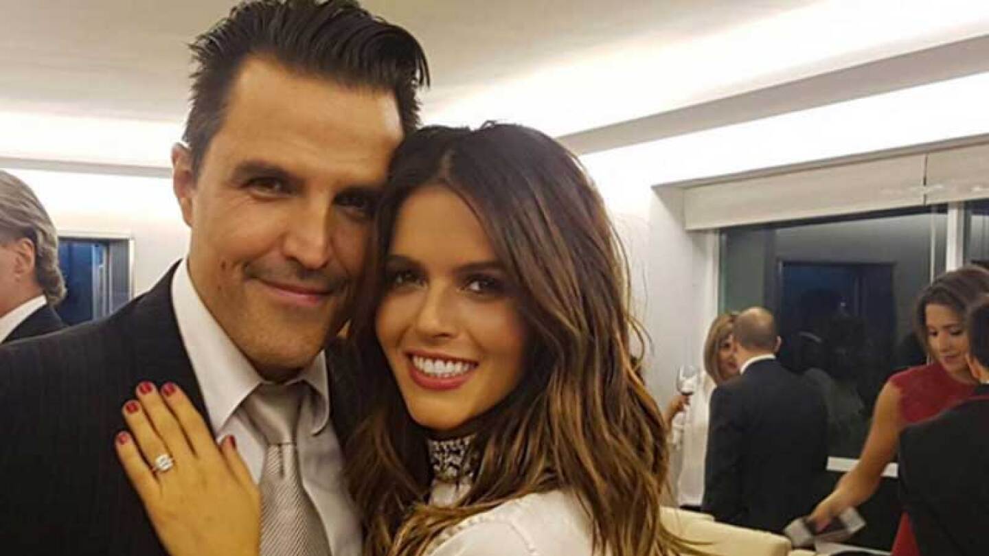 Primeras fotos de Claudia Álvarez y Billy Rovzar como esposos