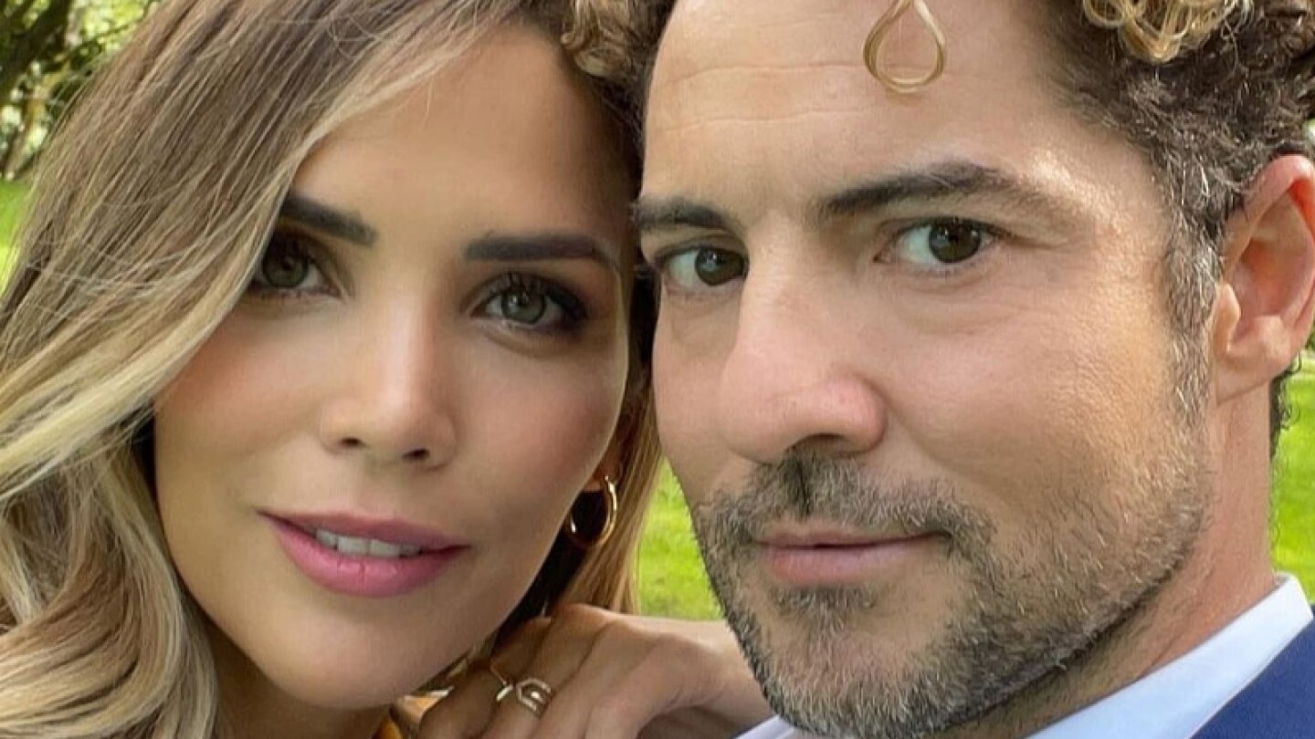 David Bisbal enciende las redes con atrevida foto junto a su esposa Rosanna Zanetti