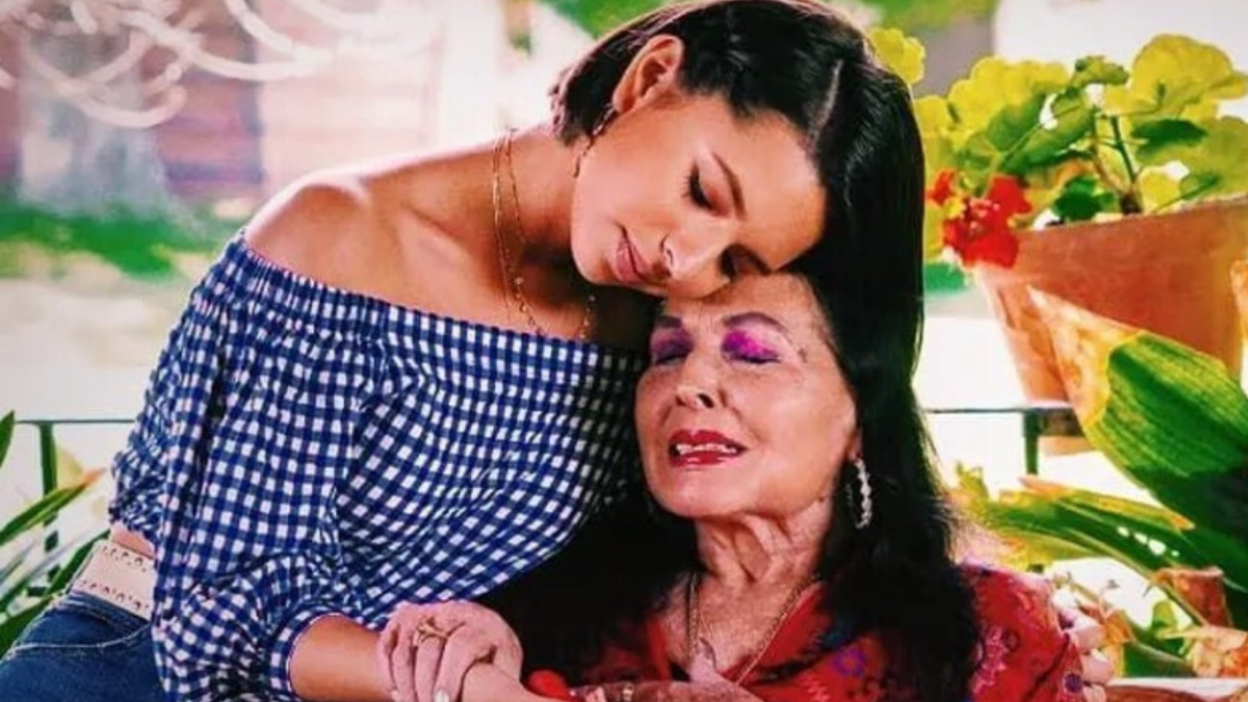 Hija de Flor Silvestre pide que no metan a su mamá en la polémica entre Nodal y Ángela