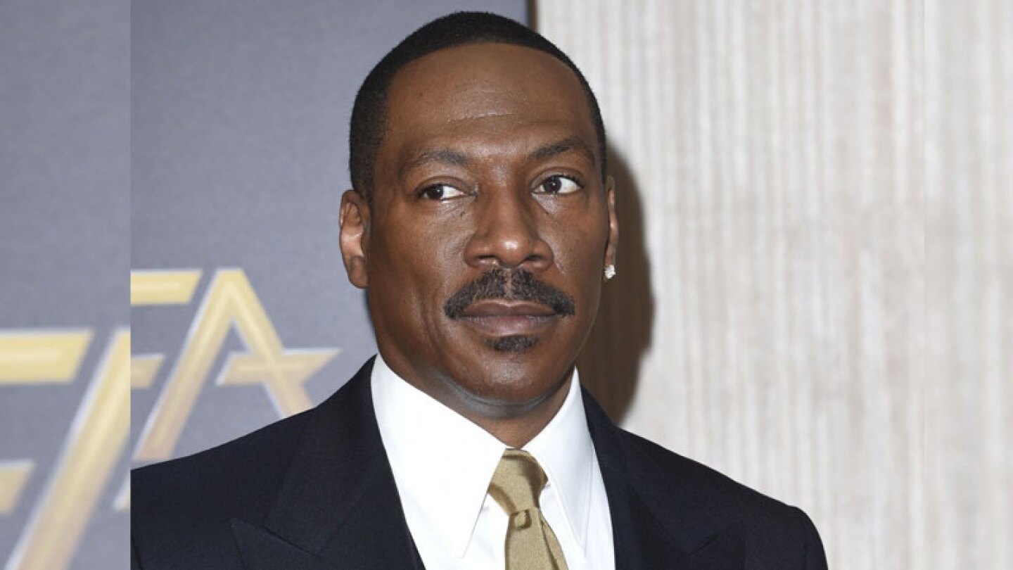 Como muy pocas veces, Eddie Murphy sorprendió a todos con su numerosa familia.