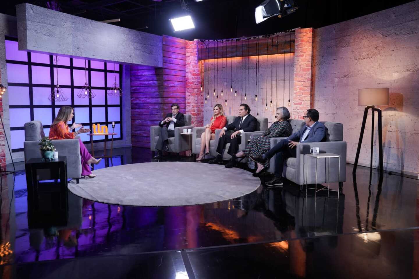 Aurora Valle y Ana Martin, Eduardo Yañez y elenco de telenovelas