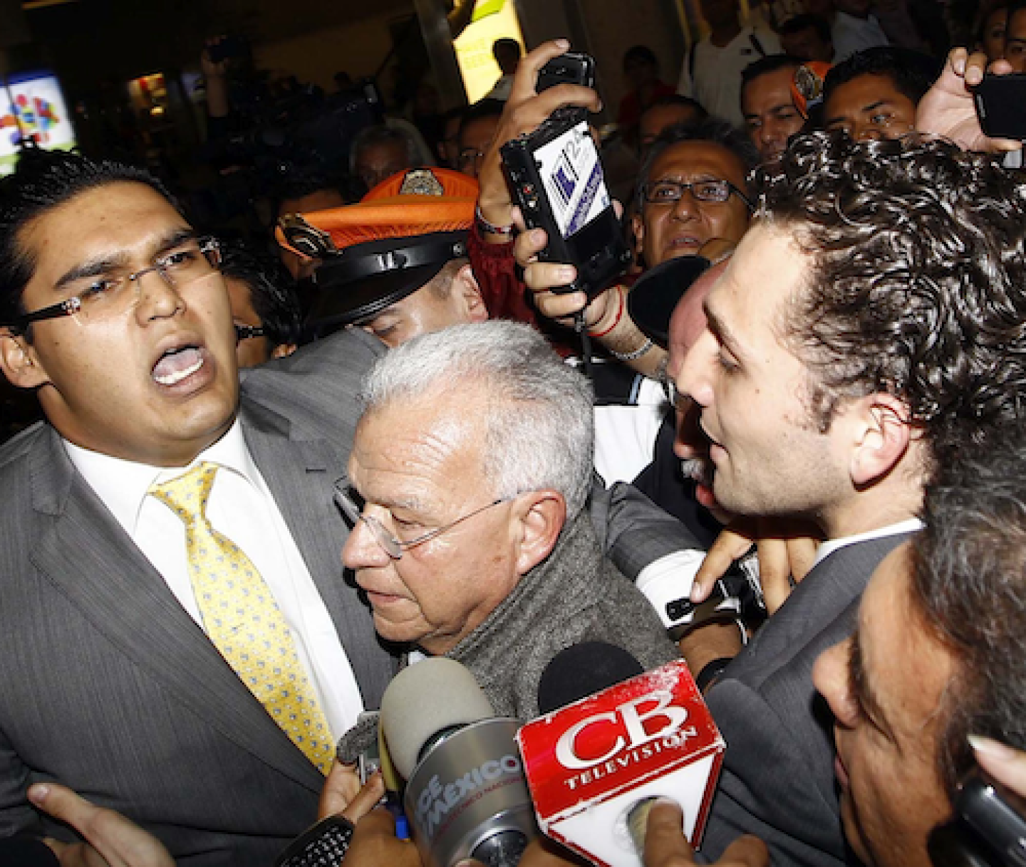 Andrés Granier llegó a México para comparecer sobre el desvío de recursos públicos en Tabasco.