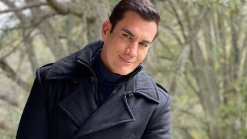 David Zepeda junto a una rubia