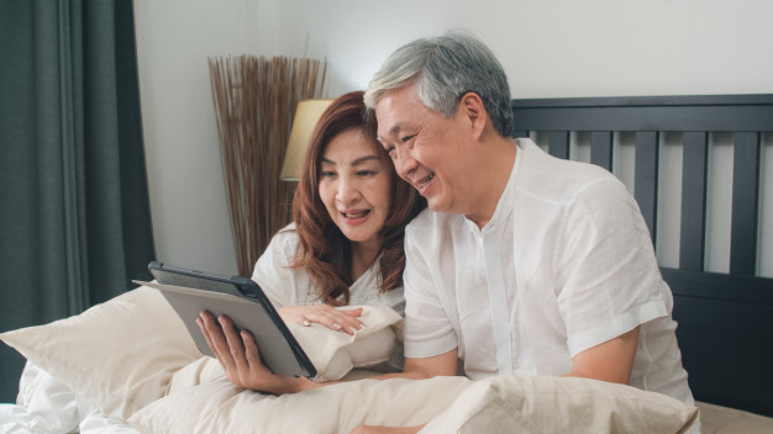 Adultos mayores usan la tecnología para llamar a sus seres queridos