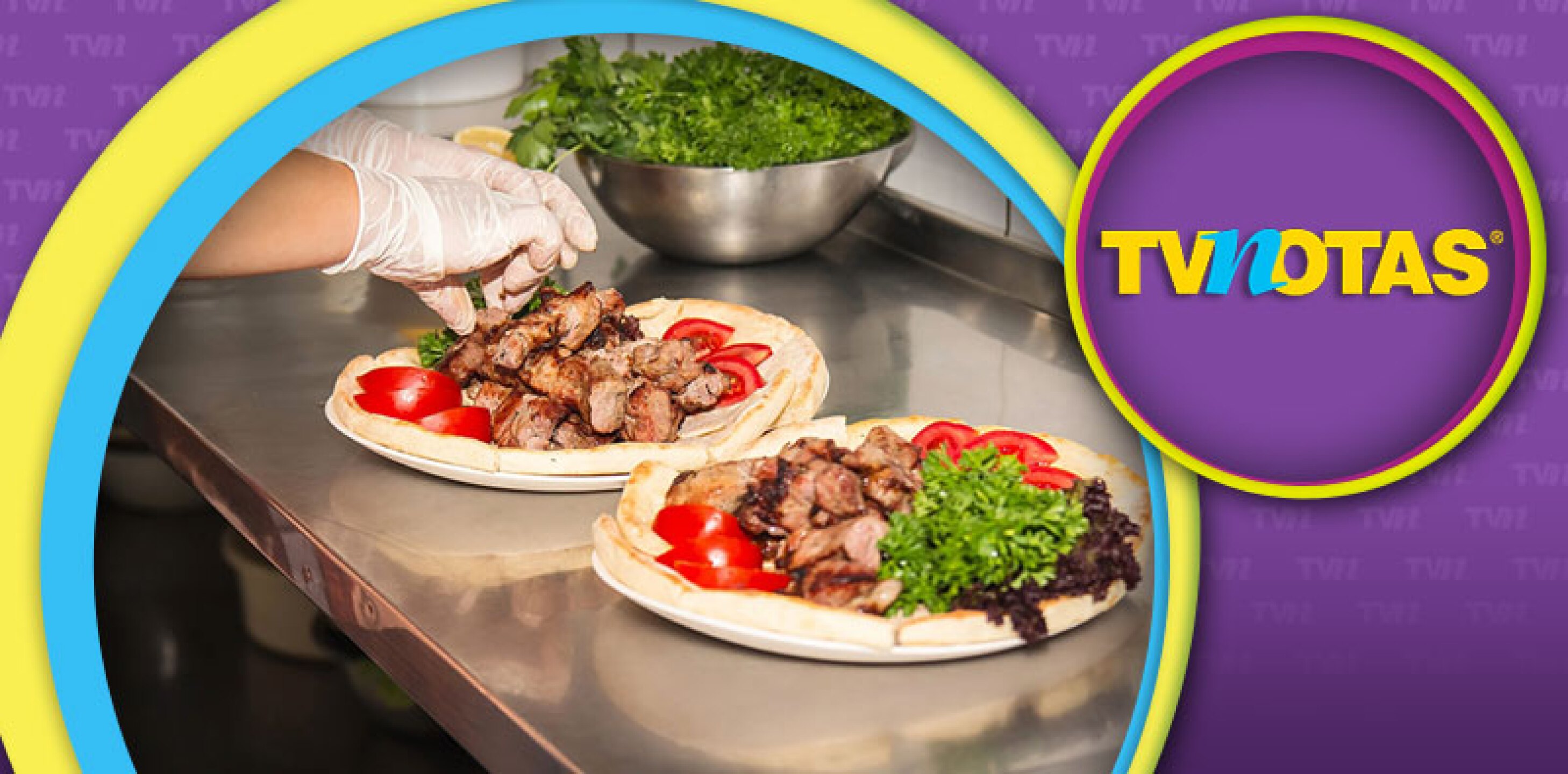 Cocinera escupió la comida