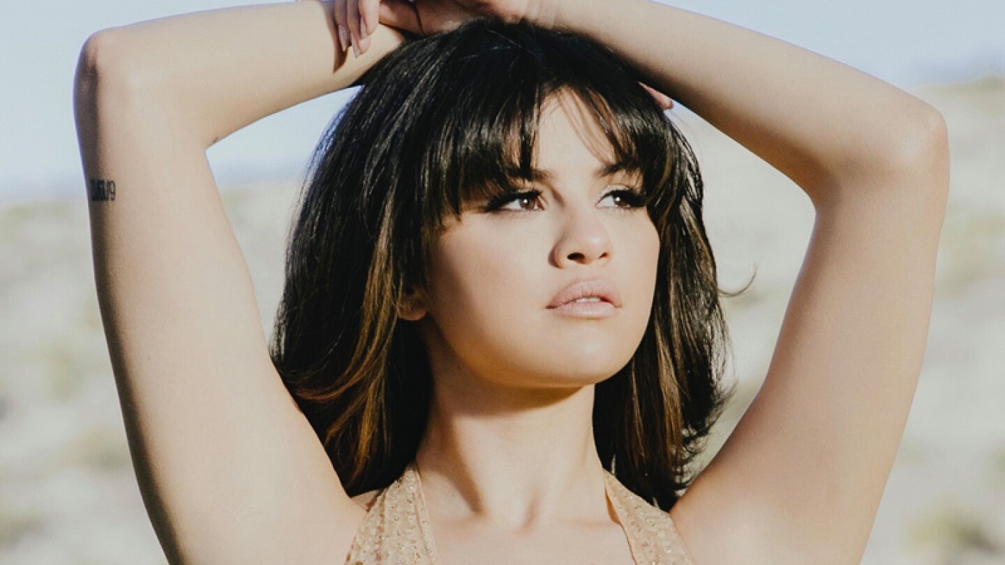 Selena Gómez look
