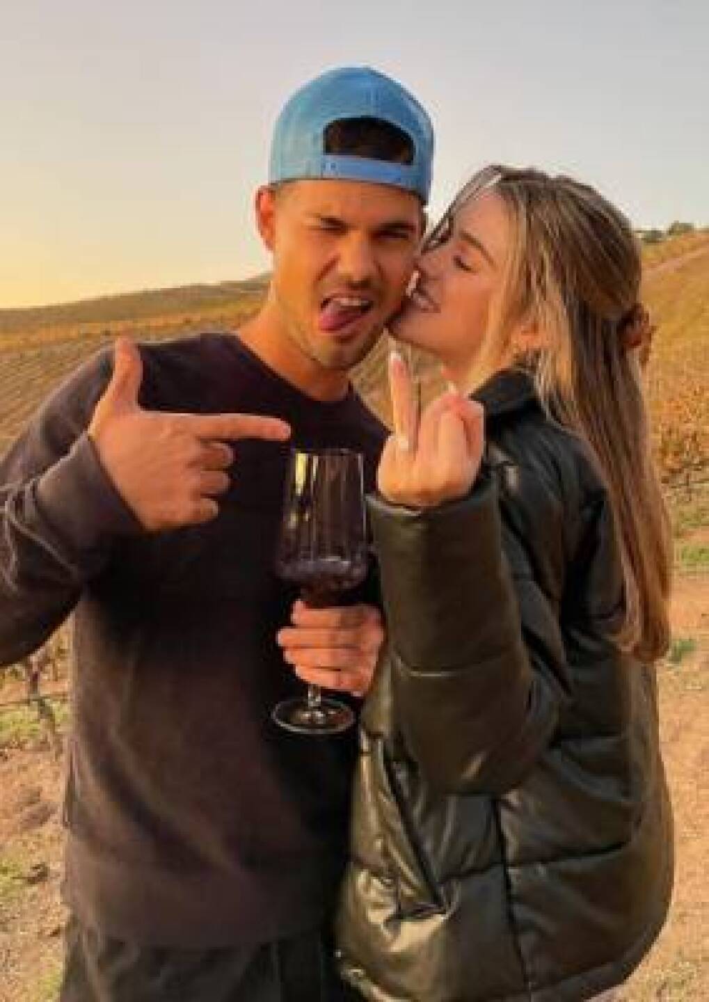 Taylor Lautner se comprometió