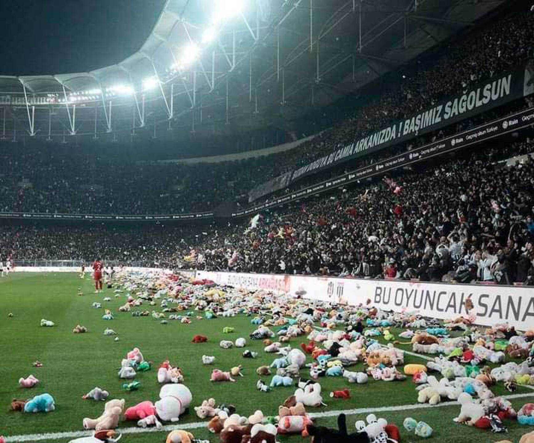 Los deportistas ayudaron a recaudar las donaciones